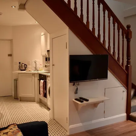 Renovated 2 Bedroom Flat By Centre Apartmán *