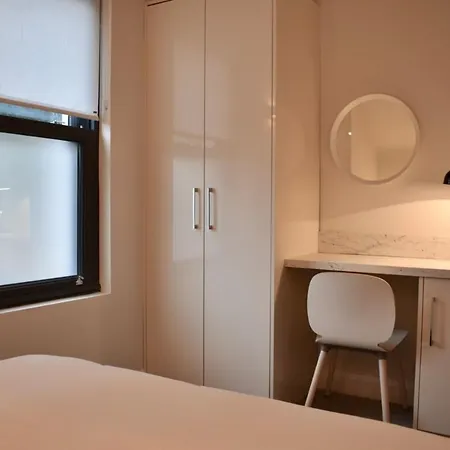 Apartmán Renovated 2 Bedroom Flat By Centre